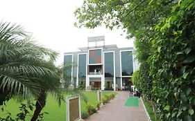 Hotel Shri Khedapati International