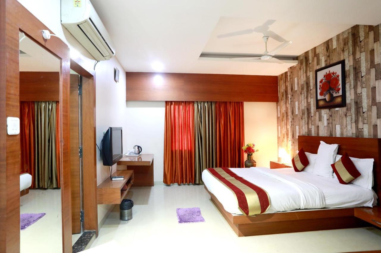 Hotel Shri Khedapati International Dewas Экстерьер фото