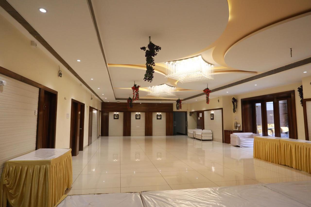 Hotel Shri Khedapati International Dewas Экстерьер фото