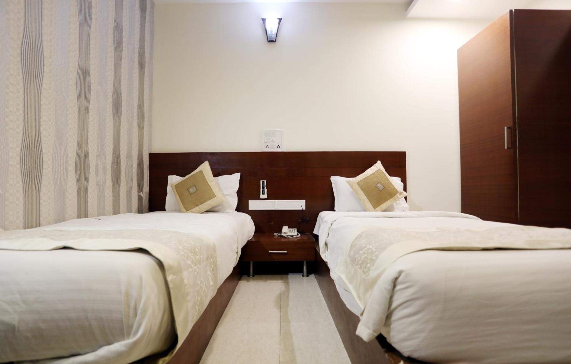 Hotel Shri Khedapati International Dewas Экстерьер фото