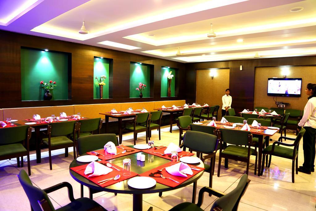 Hotel Shri Khedapati International Dewas Экстерьер фото