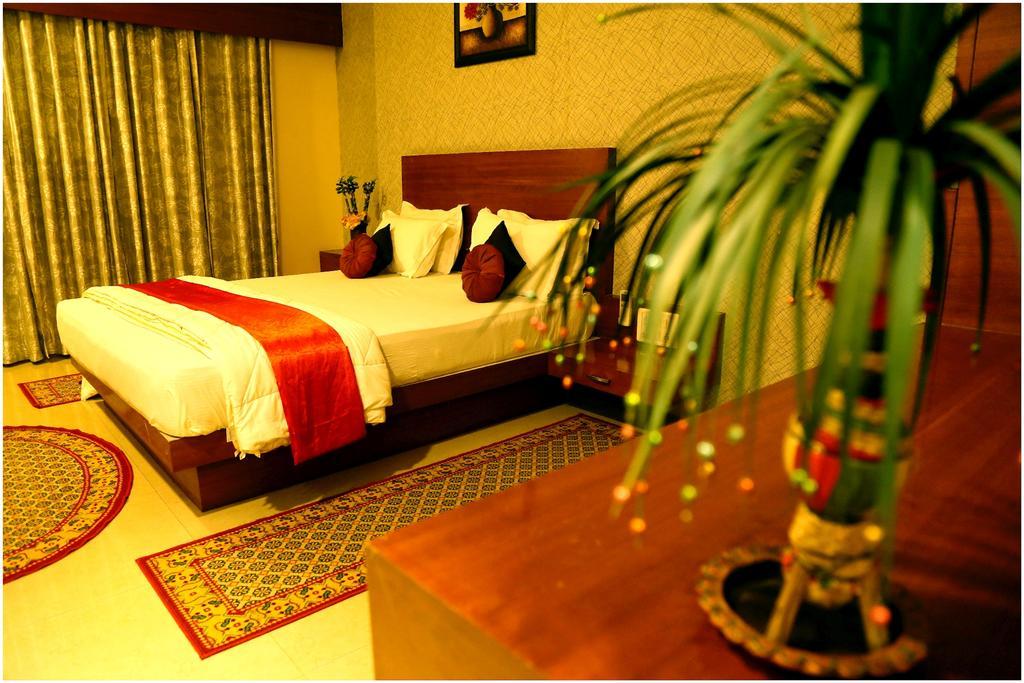 Hotel Shri Khedapati International Dewas Экстерьер фото