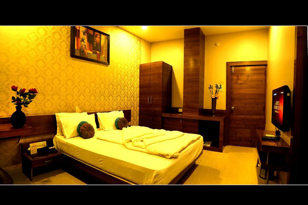 Hotel Shri Khedapati International Dewas Экстерьер фото