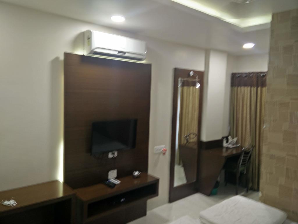 Hotel Shri Khedapati International Dewas Экстерьер фото