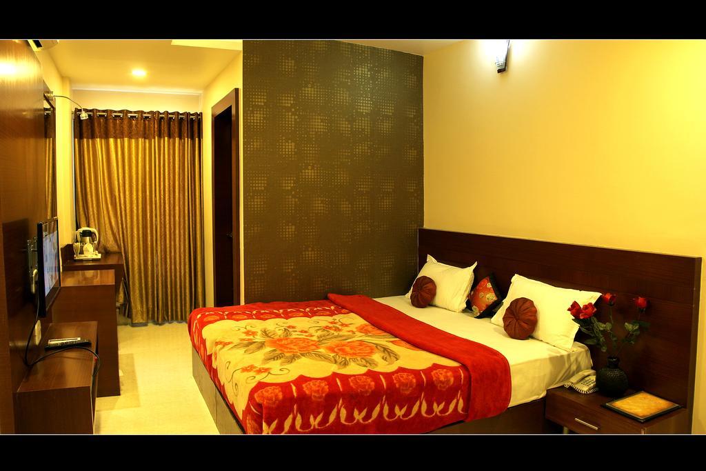 Hotel Shri Khedapati International Dewas Экстерьер фото