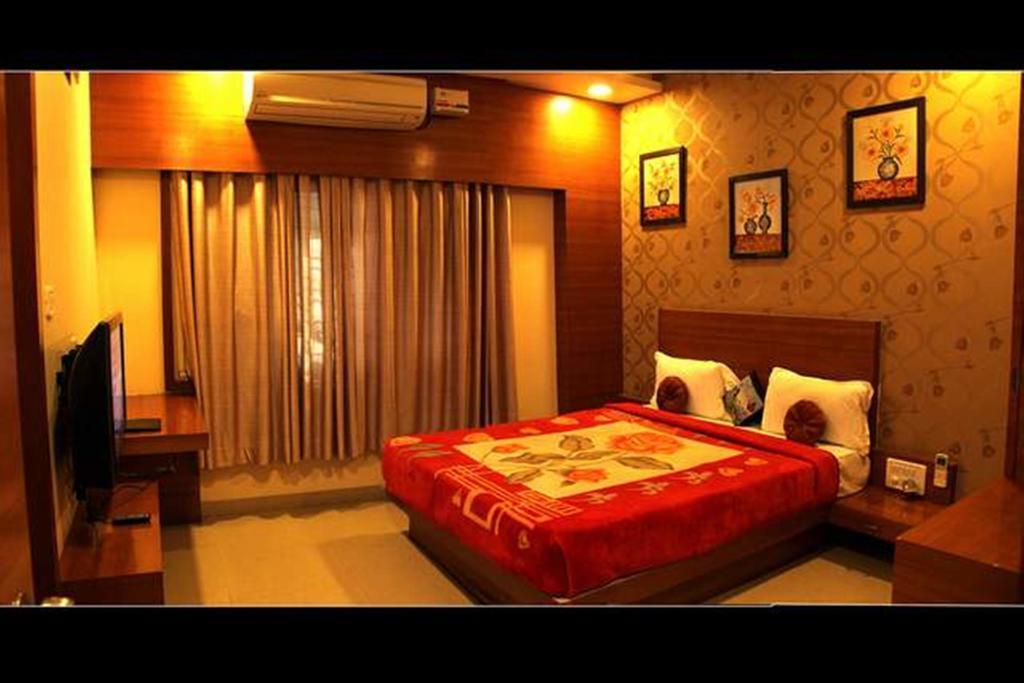 Hotel Shri Khedapati International Dewas Экстерьер фото