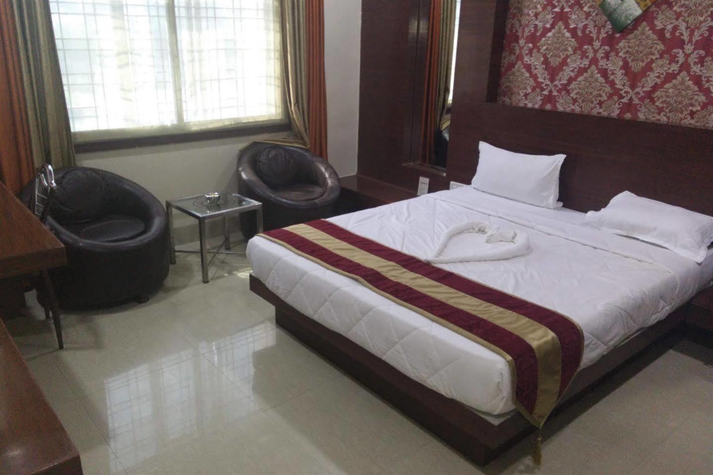 Hotel Shri Khedapati International Dewas Экстерьер фото