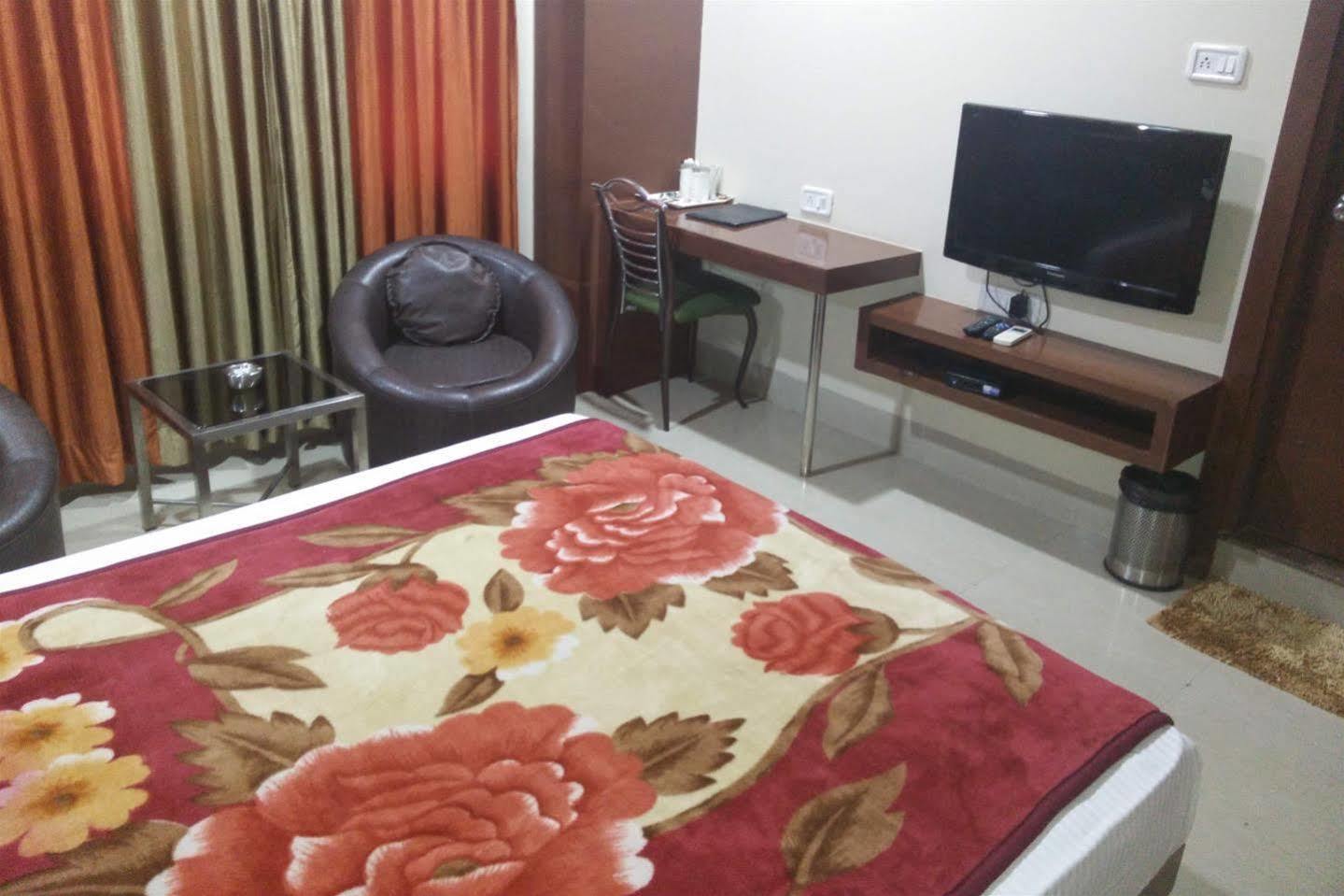 Hotel Shri Khedapati International Dewas Экстерьер фото