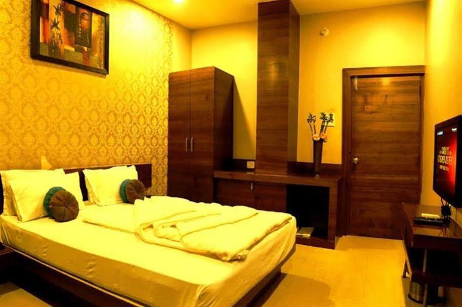 Hotel Shri Khedapati International Dewas Экстерьер фото