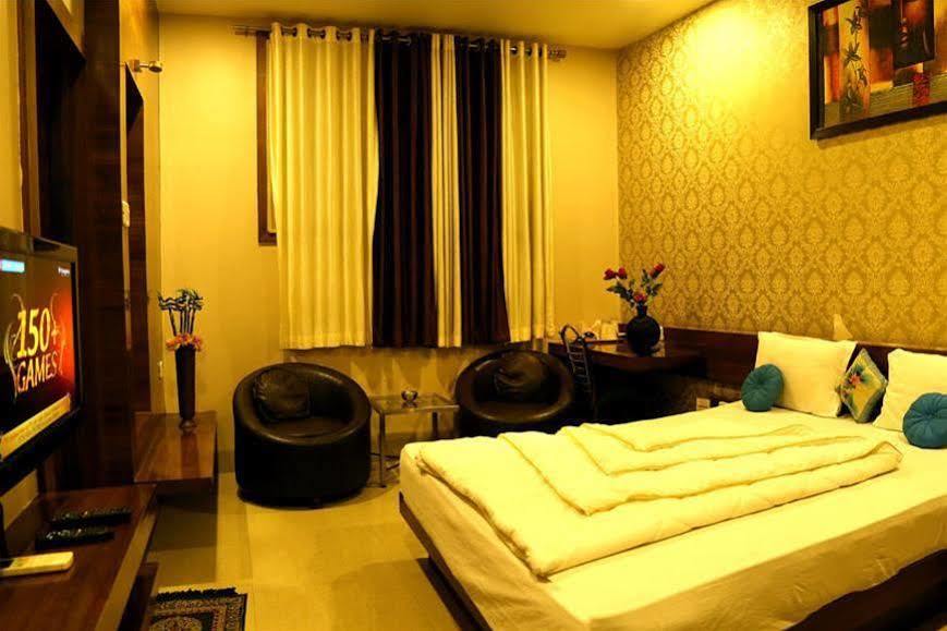 Hotel Shri Khedapati International Dewas Экстерьер фото