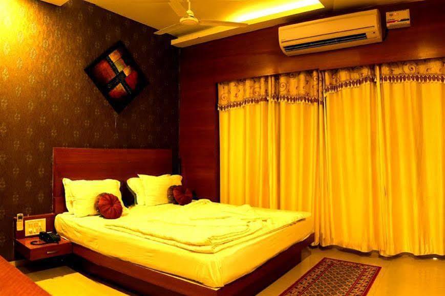 Hotel Shri Khedapati International Dewas Экстерьер фото