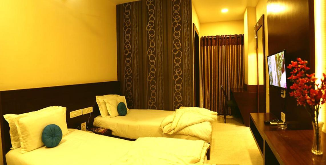 Hotel Shri Khedapati International Dewas Экстерьер фото