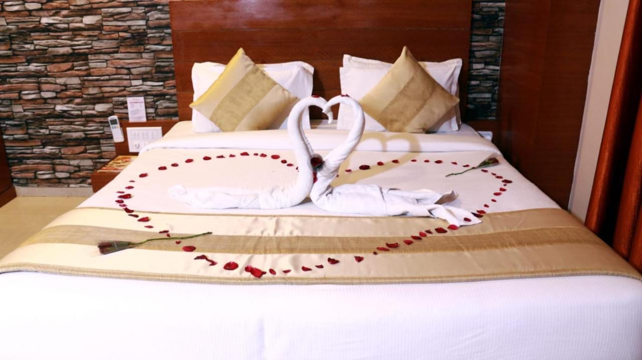 Hotel Shri Khedapati International Dewas Экстерьер фото